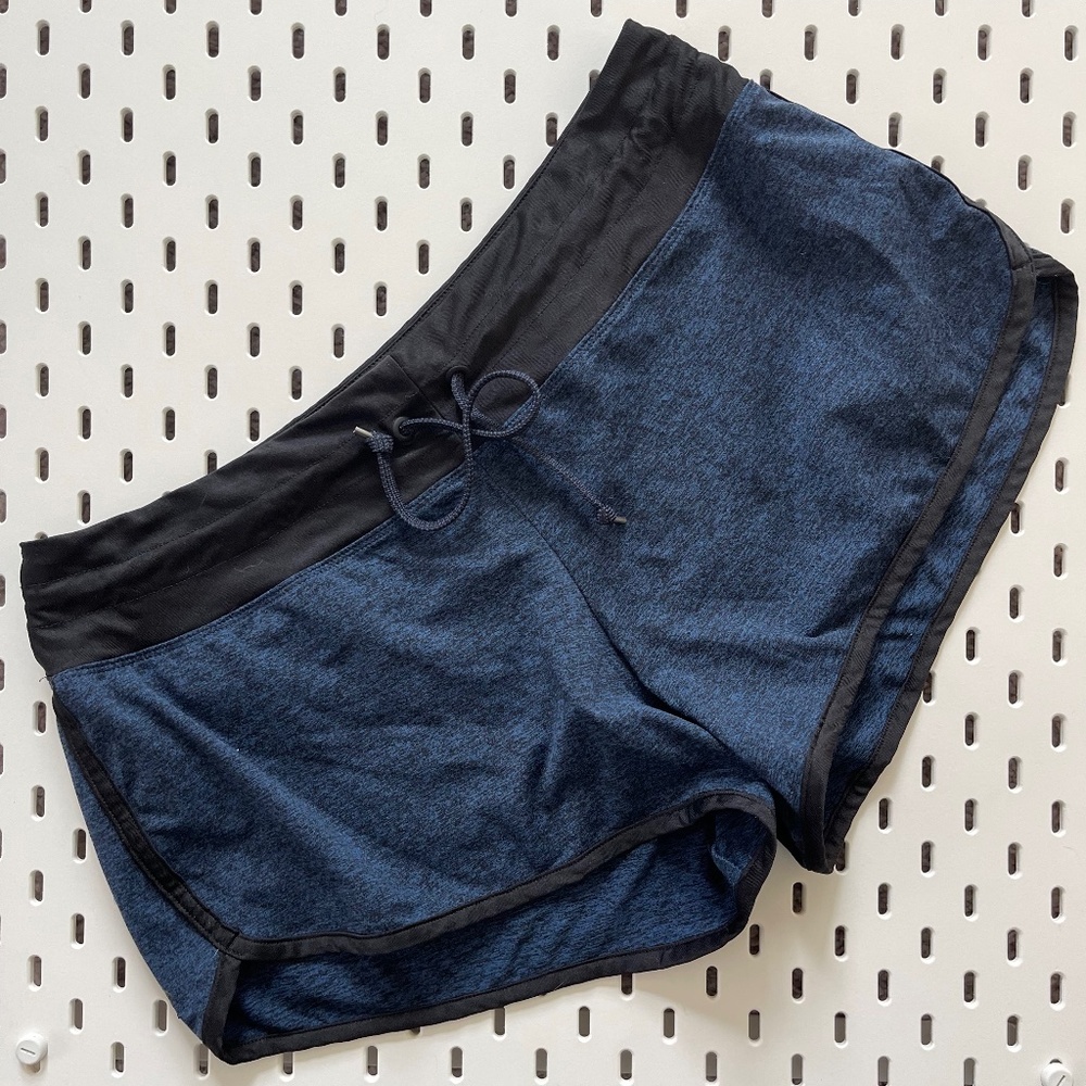 Run Rabbit ez shorts 2.5” Sz L